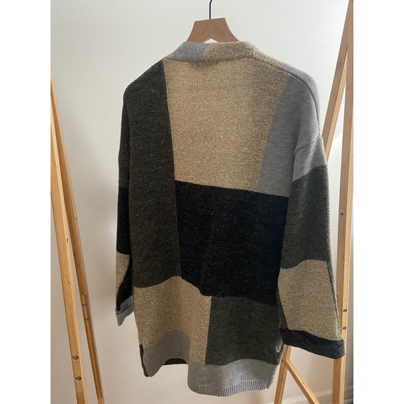 Oversized cardigan in block color design, size M - Picture 2 of 4